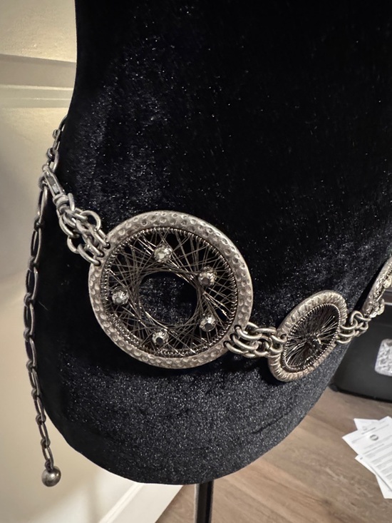 Chico’s Silver-Tone Filigree Link Waist Chain Belt. NWOT. Size S-M - Picture 2 of 9